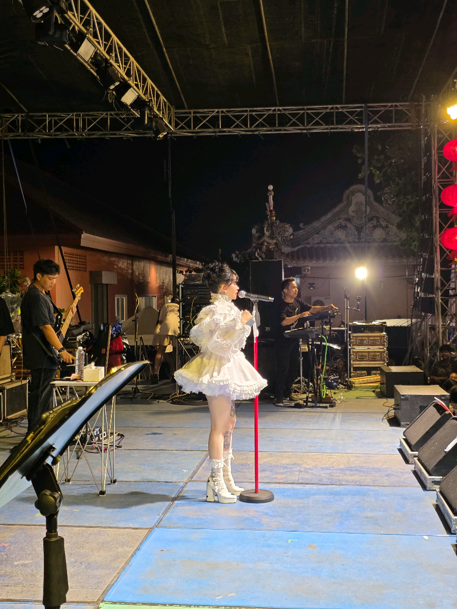 ปรางทิพย์ ที่ ศาลเจ้าแม่ทับทิม อ.ตาคลี จ.นครสวรรค์ ค่ะ #ลีลาวดี #ดวงใจ #ปรางปรางทิพย์ #prangprangthip #ศาลเจ้าแม่ทับทิมตาคลี 