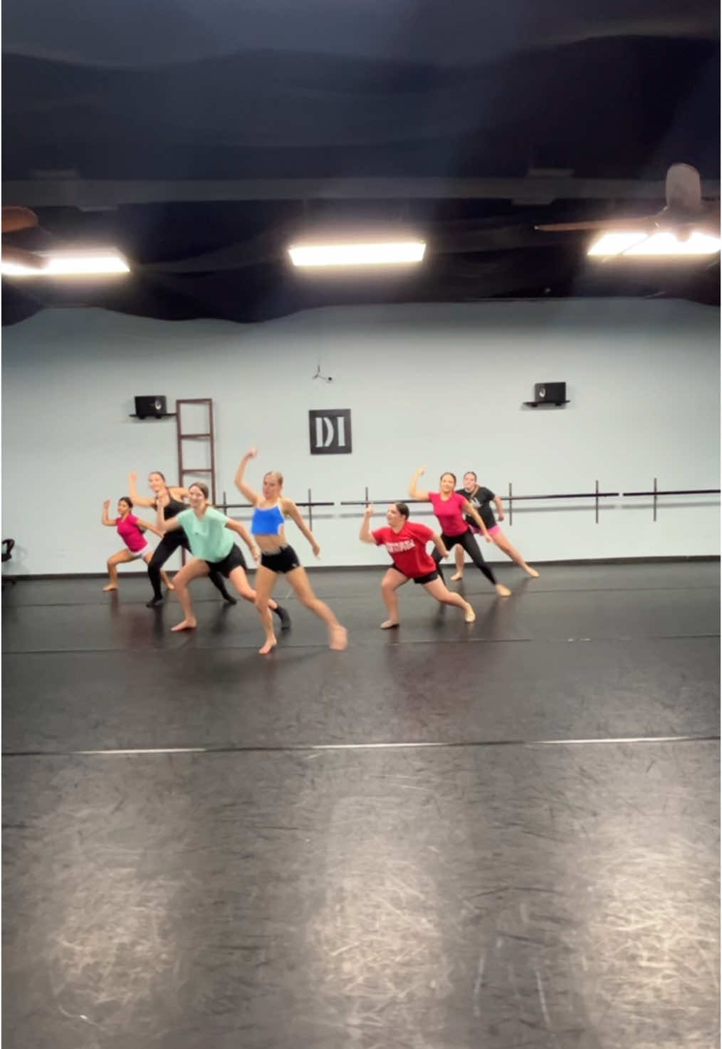 Pop Musik Tuesday!!  #didancers #fyp #dancer #danceintegrity #dancelife #trendingdance #mollylong #project21 #popmusik #tiktoktuesday 