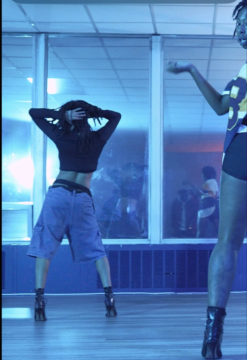 this is your sign to take a class by 🥰 @Hillary Marie 🧡 🖤🖤🖤🖤🖤🔥🔥🔥🔥🔥🤗 🎥: opey3dopey 🎵: @Kendrick Lamar  📍: Collective Studios #hillarymariechoreography #dance #choreography #heels #hiphop #hiphopinheels #kendricklamar #squabbleup