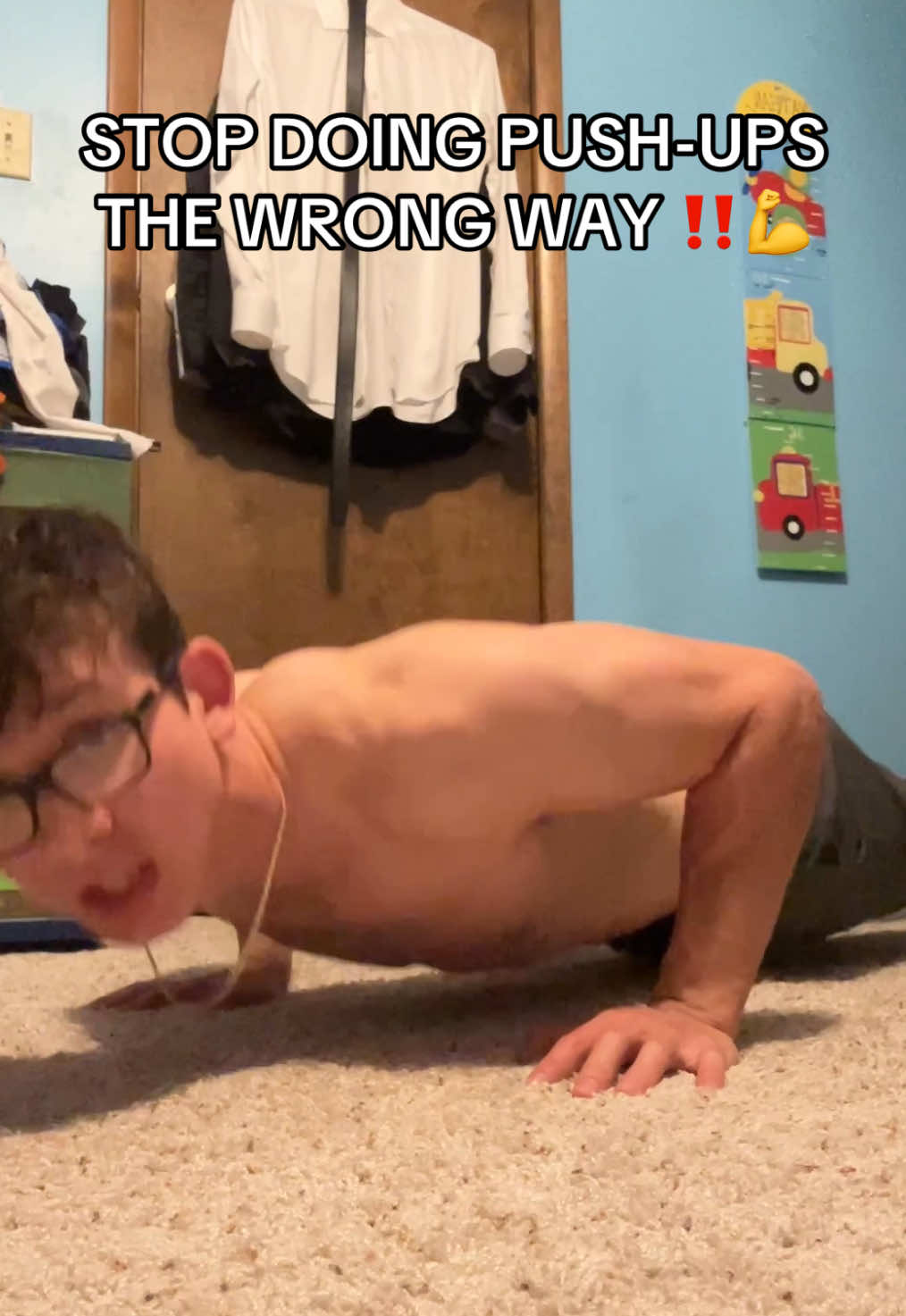 the push-up board allows for better pushups #gym #GymTok #tiktokshop #homegym #chest #chestworkout #pushup #pushupboard 