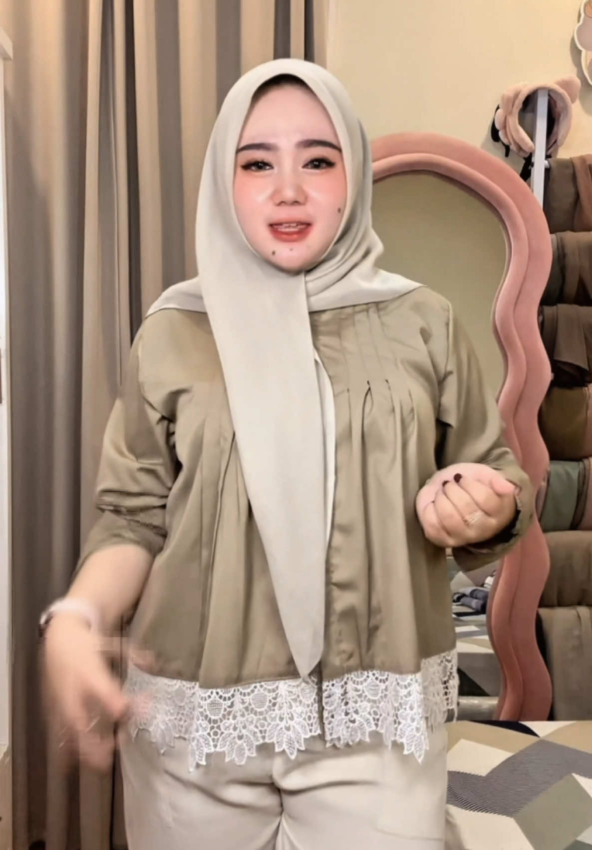 Blouse nya lucuuk🤎 #blousecantik #blousewanita #rekomendasiblouse #outfitinspo #kemejawanita 