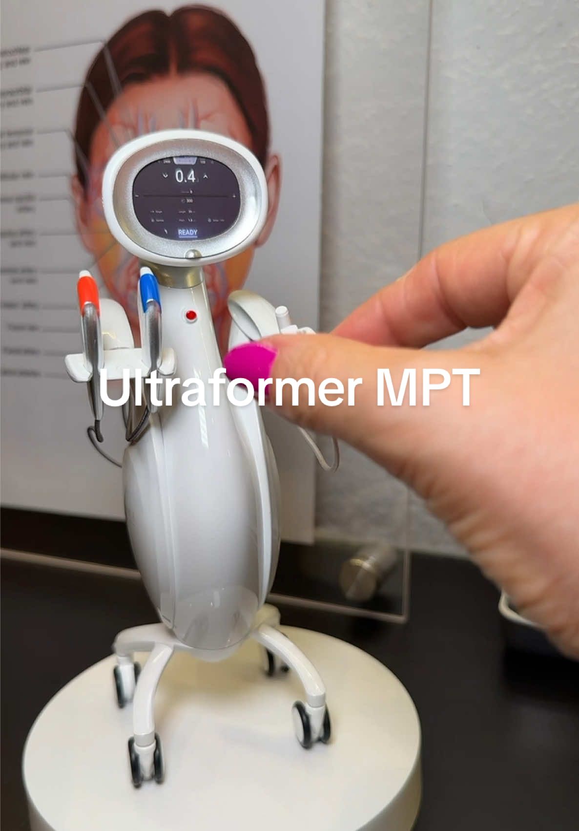 Que tal esta versión mini del Ultraformer MPT #ultraformermpt #hifu #skinmedika #armonizacionorofacial #botox #medicinaestetica 
