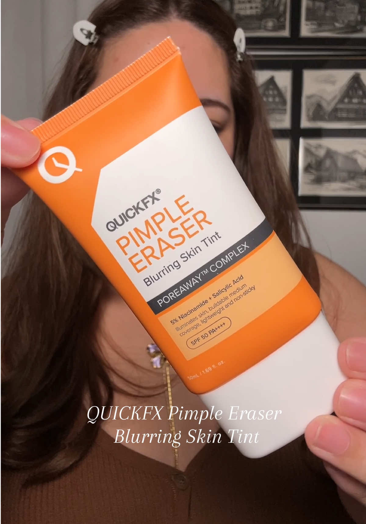Some makeup makes my skin look cute but feel… not so cute 😬 So I’ve been trying something that works with my skin, not against it. ✨ Blurs without the breakouts ✨ Light and breathable ✨ With SPF 50, niacinamide, and salicylic acid Honestly? It’s been a vibe. Shop it at Watsons 💕 #QUICKFX #QUICKFXPimpleEraser #QUICKFXBlurringSkinTint @QUICKFX 