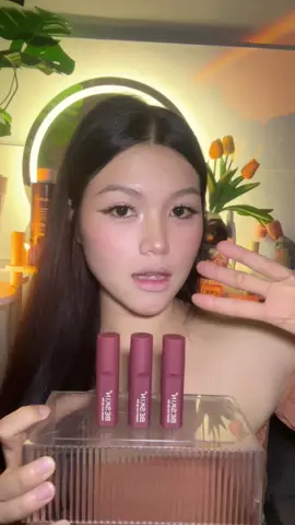 Đố mấy bà biết màu nào đang gây bão TikTok tuần này – spoiler: cả 3 màu mới của Beskin luôn đó! 😚 #sonnhungbeskin #lipstick #lipstickvelvet #velvetmatte #fypシ゚ #viral