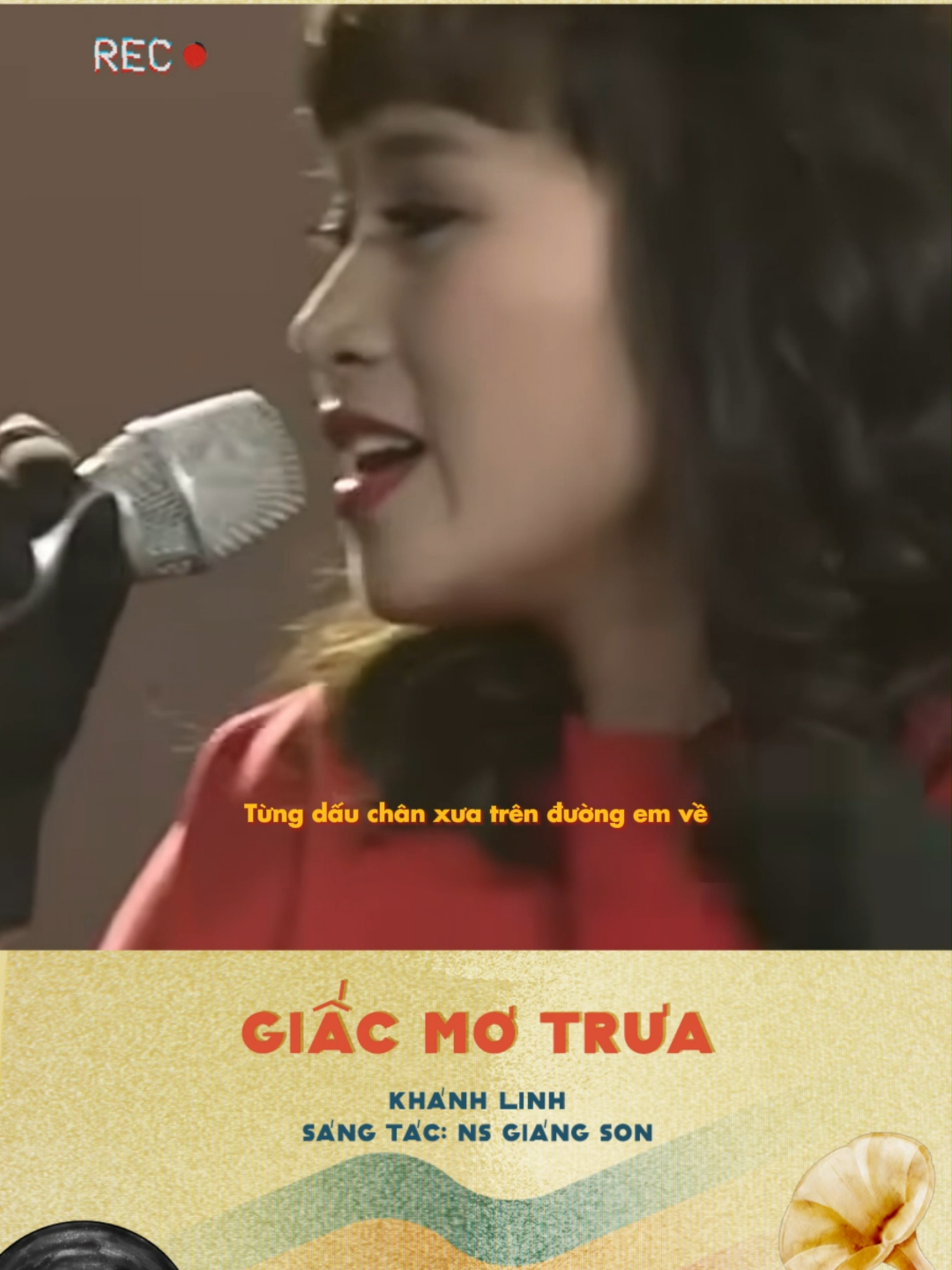 Cứ tưởng là có giọng nữ nào bè ai ngờ nhạc sĩ Giáng Son vừa đàn vừa hát bè cho Khánh Linh luôn ☁️☁️ #khanhlinh #giacmotrua #nhachaymoingay #tiktokgiaitri #danchoinhacco #viral #nhaccodanhdodanchoi #giangson