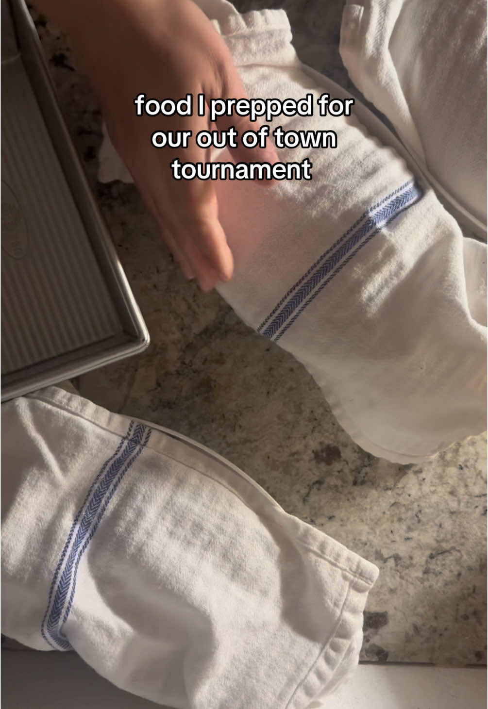 so glad we brought food for our tournament, because having the PM wave can be crazy. Getting out at 9/10 pm and having to buy food is too crazy. #volleyballmom#momlife#foodprep#sourdoughbread#sourdoughtok #cookingvideos#homemadefood #bagels #cookies 