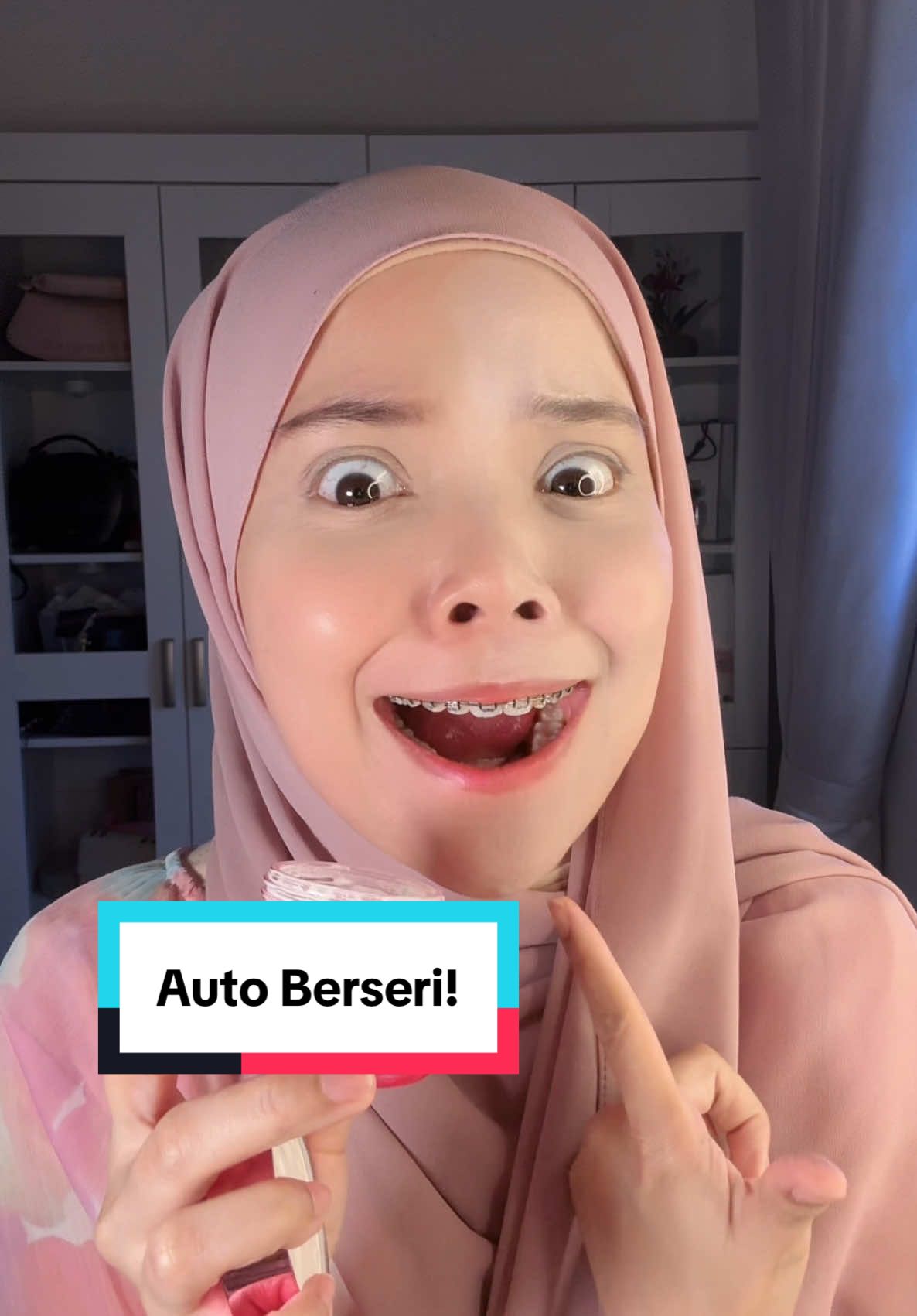 Wei swipe swipe jer auto berseri-seri muka, pakai @Glad2Glow.my jer #g2gdoublebrightdaycream #doublebrightdaycream #toneupcream