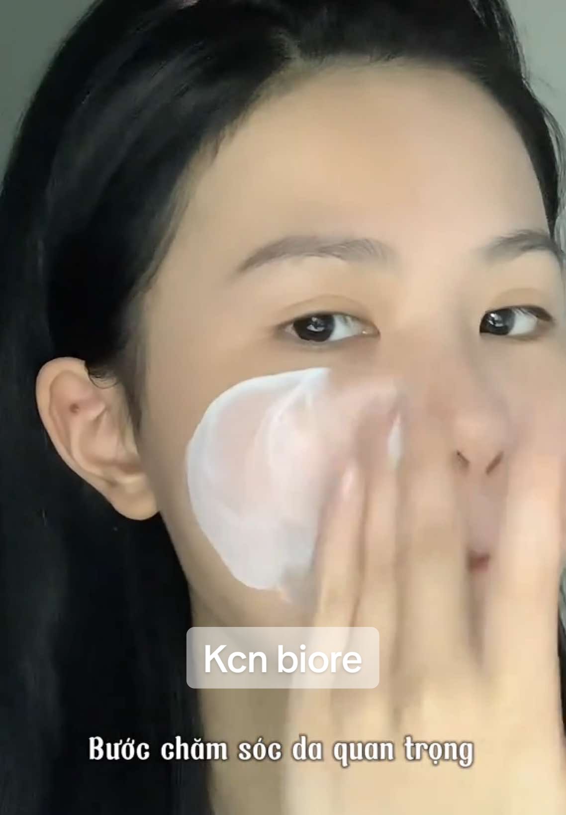 Kcn giá hssv ne#kemchongnang #chongnangkiemdau #bioreUV #SmoothVelvetUV