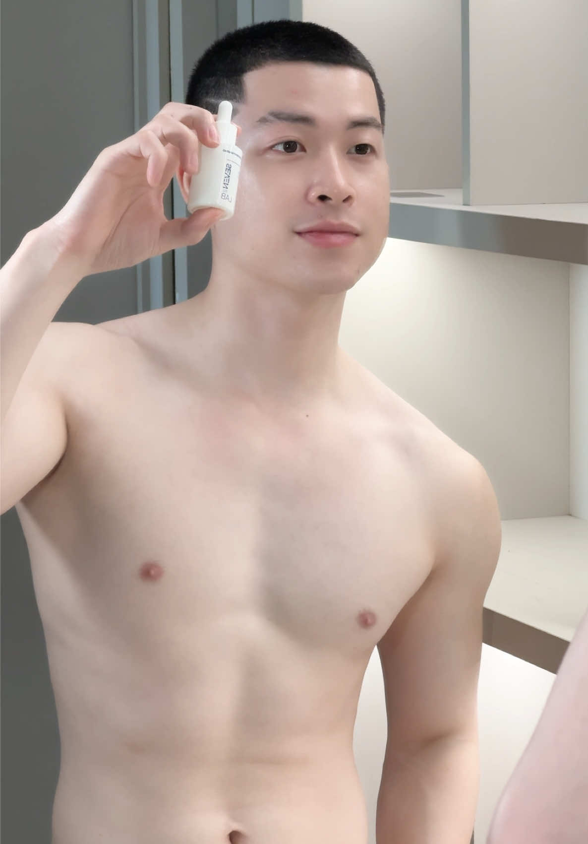 Nio-Vitamin C thế hệ mới giúp da trắng sáng, căng mướt! Cùng công nghệ Niosome hiện đại làm tăng độ hiệu quả và thẩm thấu vào da! #sevenlab #danhchonam #serumduongtrang #serum #chamsocda #vitaminc #formen 