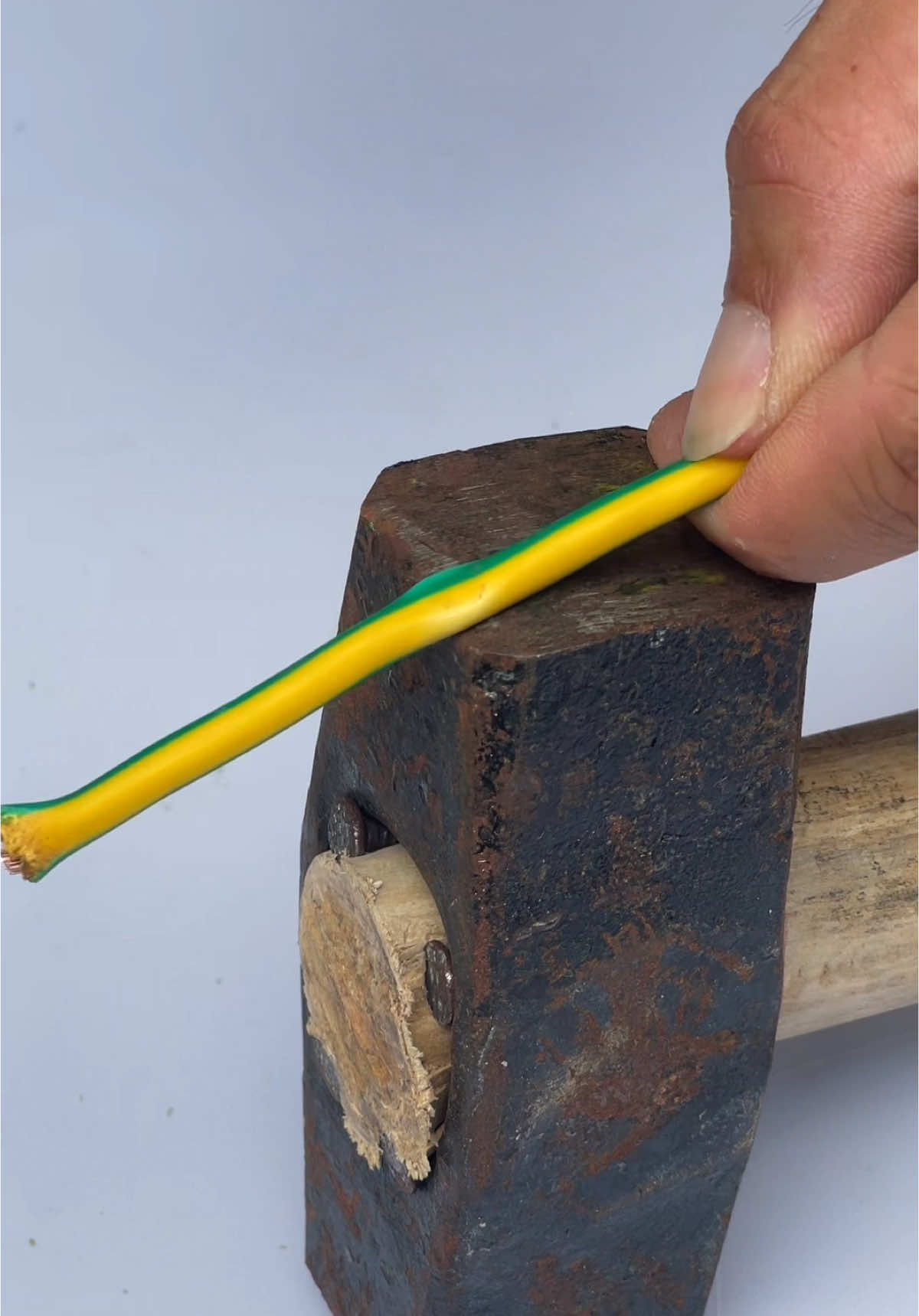 Quick way to cut electrical wires without pliers. 