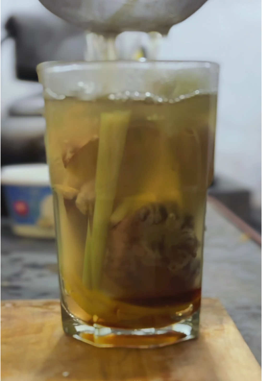 Ramuan untuk suami kalau meriang #meriang #sakitbadan #wedangsereh #wedangserehjahe #wedangjahe 