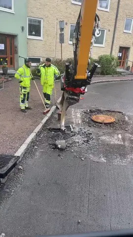 #LIVEhighlights #TikTokLIVE #LIVE #sverige #liebherrfamily #liebherrsverige #liebherr #construction #rototiltsverige #tiltrotator #sweden #grävmaskin #excavatorsweden #rototilt #heavyequipment #bagger 