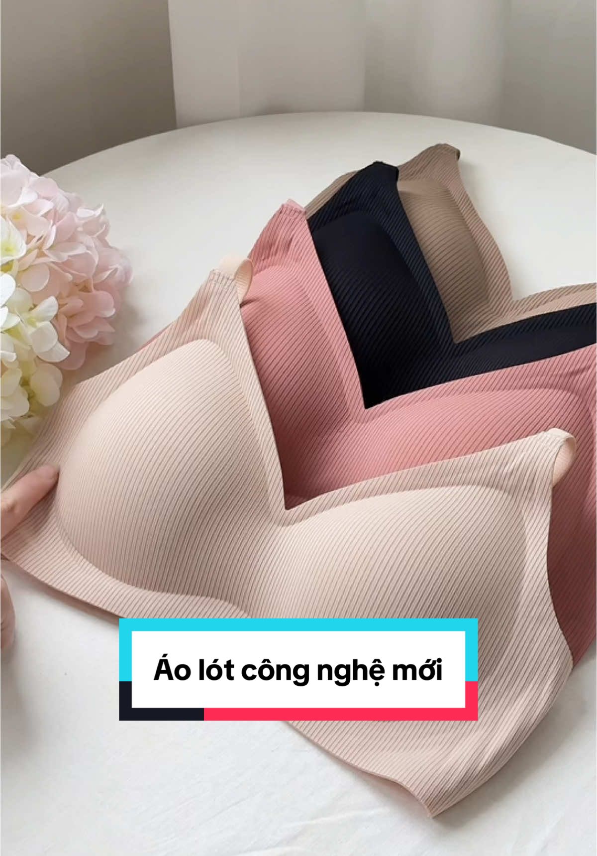 Áo lót không gọng không đường viền mới cập bến phục vụ khách iu hè này 🥰🥰🥰#lammeghelamme #lamme #dambau #thoitrang #aolot #bra #thoitrangnu #xuhuong #loveyourself 