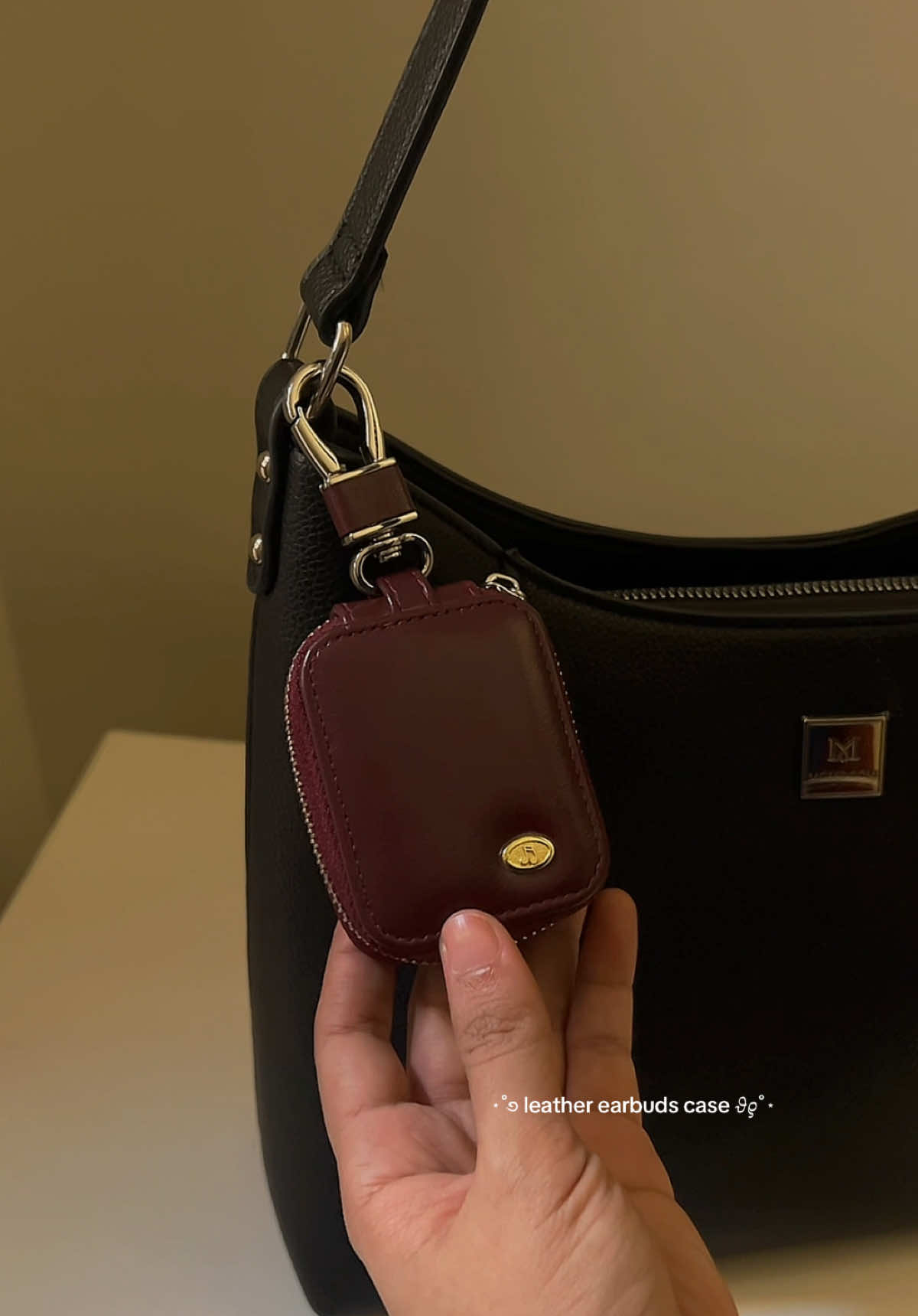 fave purchase ♥️✨ #fypph #fyp #earbudscase #casing #leathercase #earbuds #earphones #leather #case #maroon #red #keychain #buckle #goodquality #richtitavibes #pinay #pinoy  #accessories  #imjustagirl  #women #girls #teens  #paydaysale #aesthetic #redaesthetic #cute #giftideas 