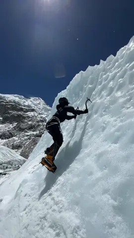 17598 feet , some drilling in the altitude ❄️💪🏼🔥 #kabitanepali #iceclimbing#strongwomen#fitgirl#fitgirlsmotivation#stronggirl 
