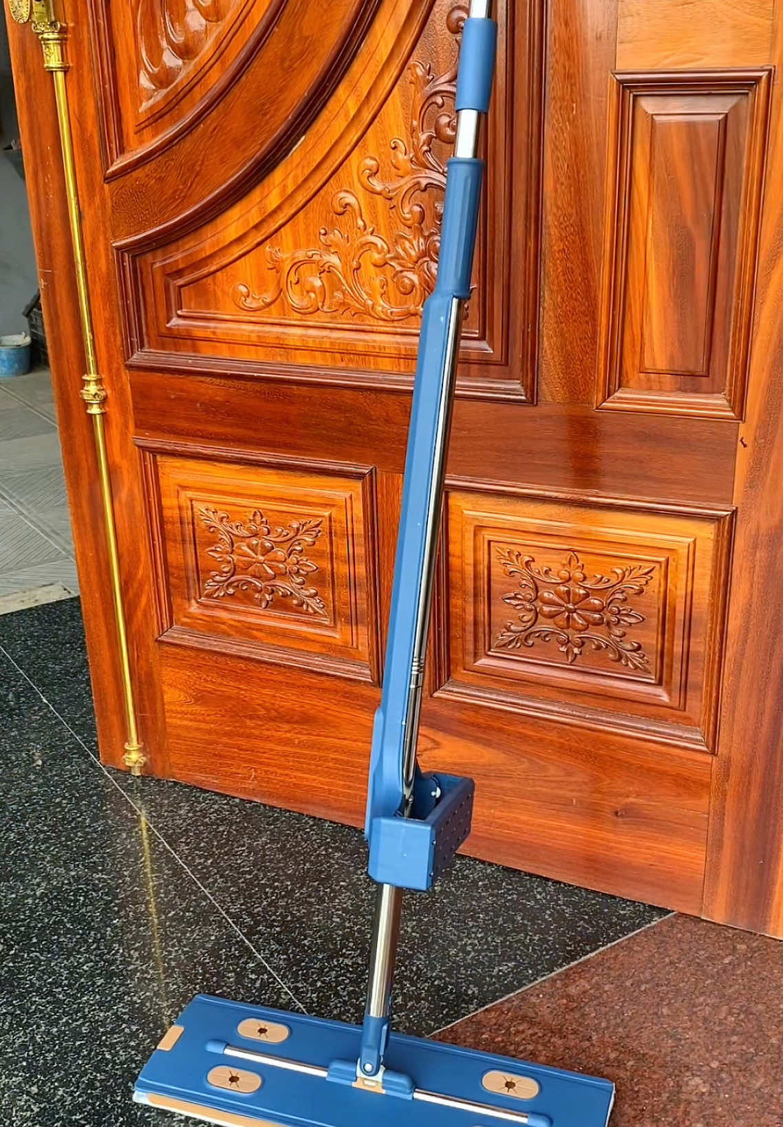 Cây lau nhà kitomop k cần đụng tay thiết kế tự vắt thông minh #caylaunha #caylaunhatuvat #caylaunhathongminh #caylaunha360 #caylaunhatienloi #caylaunhakitimop #kitomop #xuhuong #viral #fyp 