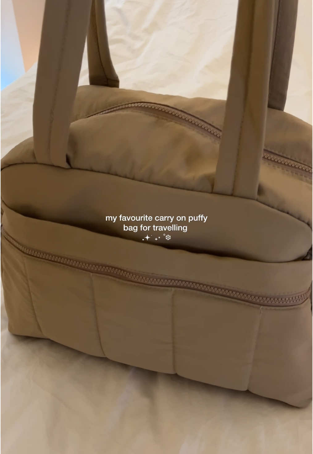 favourite carry on bag when travelling  #carryonluggage #bagrecommendation #bags #pufferbag #traveltok #ttshop 
