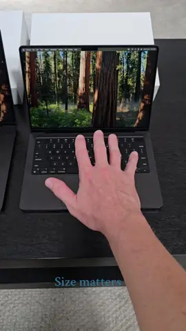 Macbook Pro: 14 inch or 16 inch? #macbookpro #14inch #16inch 