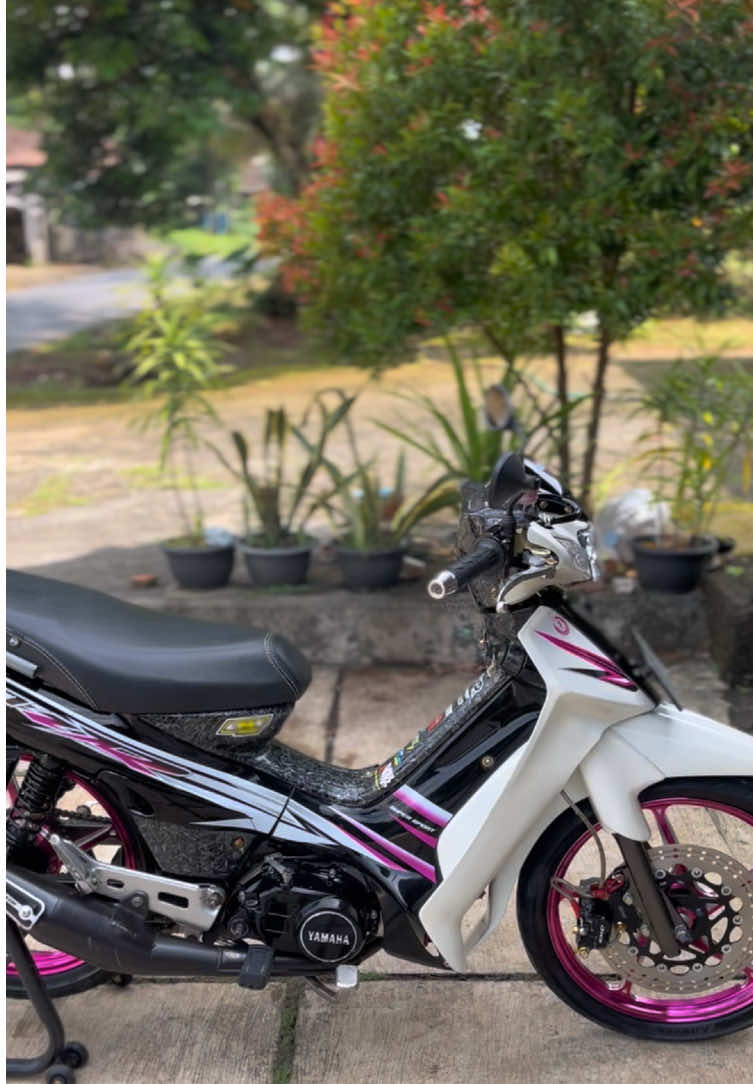 Sudah sritt menunggu juragan barunya🤩👋🏻 #fizr #2takgank #fizrmania #views #fypシ #twostroke #fypp #foryoupage #2takmenolakpunah 