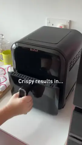 ASMR 🍴 Achieve crispy result with Easy Fry Far-Infrared Vision Digital Air Fryer EY8218 effortlessly. Treat yourself to a delicious meal after a long day of hustle.  #tefalsg #tresshiokwithtefal #100voices1verdict #sgfoodie #airfryer