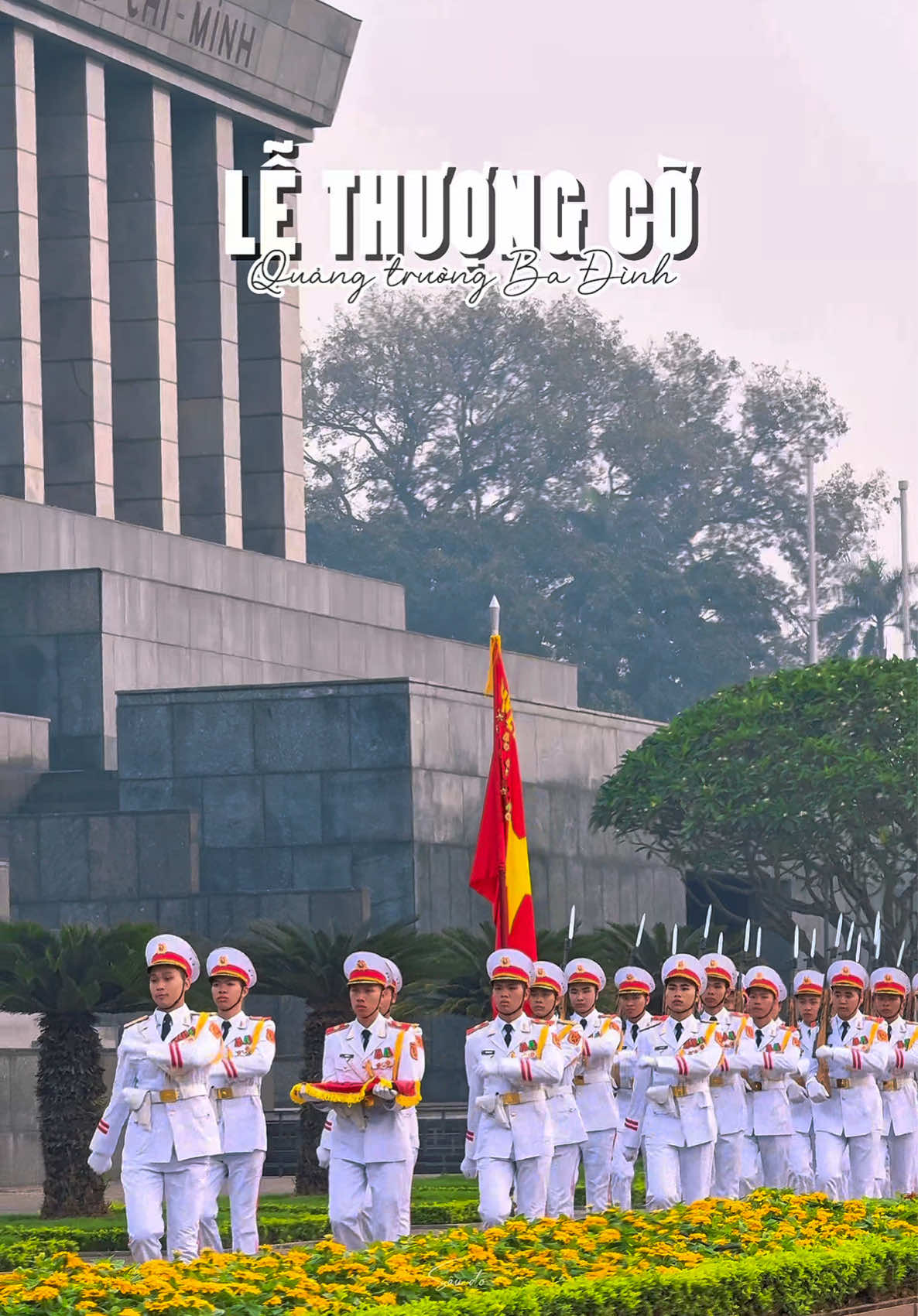 🇻🇳 Lễ Thượng Cờ tại Quảng trường Ba Đình, 30/4 không vào được Sài Gòn thì hãy ra Lăng Bác và xem trọn vẹn Lễ Thượng Cờ và Hạ Cờ nhé! ❤️