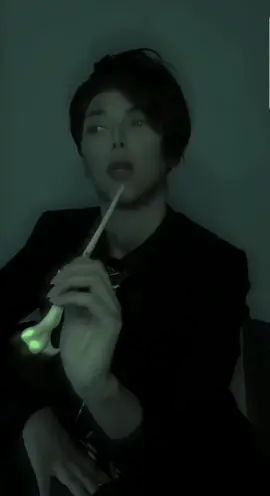 quand Tom pense à haute voix... oups #tomjedusor #tomriddleisveryhot #tomriddle #slytherin #serpentard #harrypotter #humour #serpentard #mangemort #deatheater #voldemort 