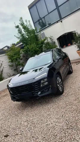 Experience the Future of Driving with the All-New Jetour Dashing at Jetour Centurion! The Jetour Dashing combines cutting-edge technology with sleek design to deliver an unparalleled driving experience. From its panoramic sunroof to the 540° panoramic parking assist system, every detail is crafted for comfort and convenience.​ Key Features: 1.5T Turbocharged Engine with 115kW Power Dual 10.25