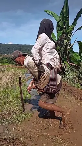 #fyp #trending  Gendong istri tapi salah posisi😁😍🤩