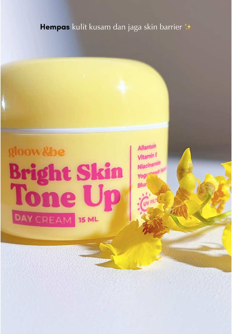 Bright Skin Tone Up Day Cream by @gloow&be  Teksturnya ringan, nggak lengket dan finishnya natural. Love banget 💕 #gloowbe #toneupcream #daycream #gloowandbe #ugc #ugccreator #ugccontentcreator #fyp 