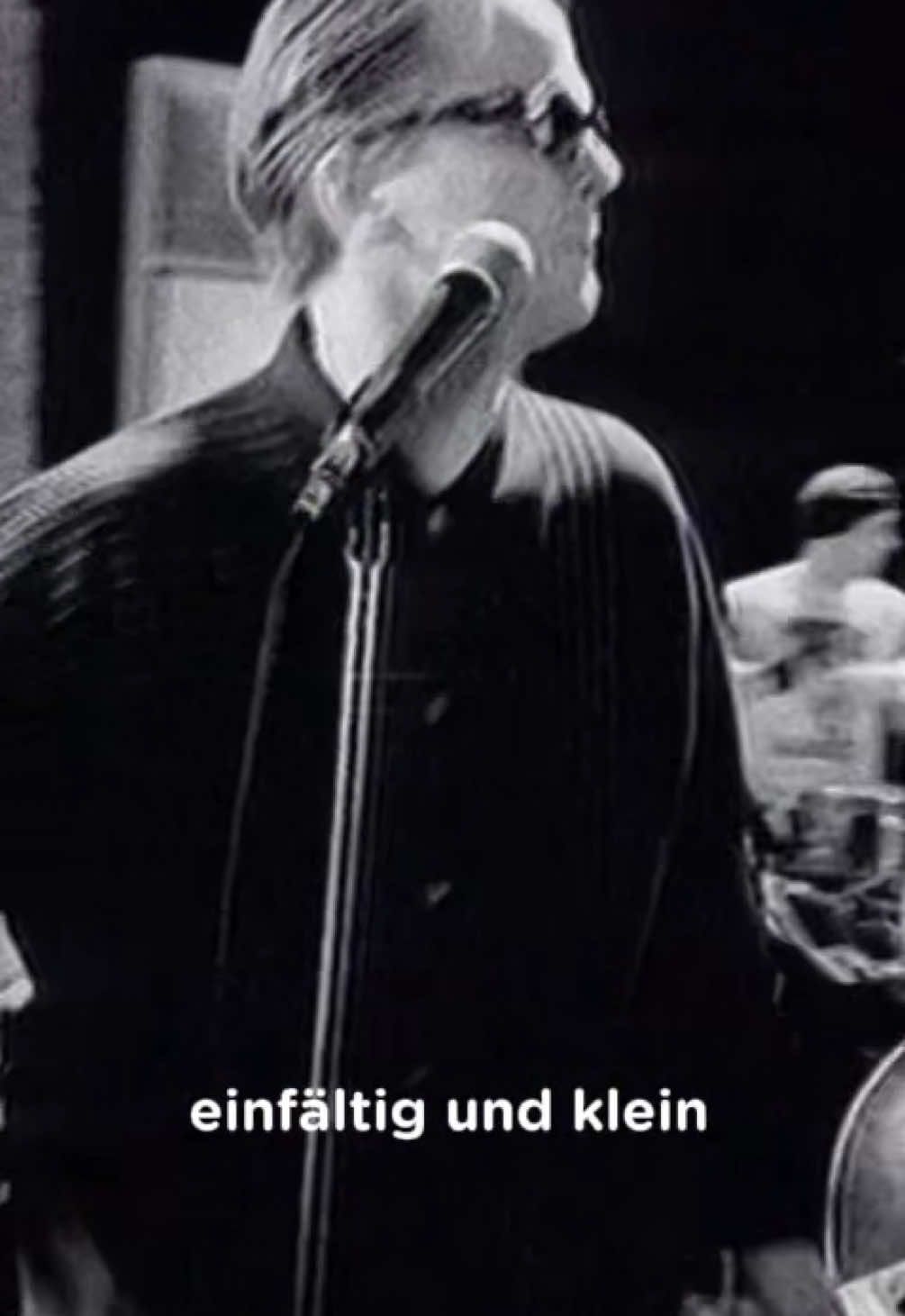 Die Härte bringt uns nicht auseinander. Gemeinsam gegen den Wind. #diehaerte #chaos #1993 #fyp #foryoupage #throwback 