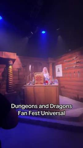 The attention to detail is ON POINT #fanfest #universalstudioshollywood #lifeatush #fyp #foryoupage #viral #foryoupage #dungeonsanddragons 