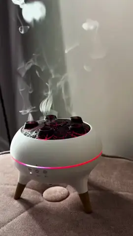 Humidifying with a wow. #jellyfish #diffuser #humidifier #aromadiffuser #gamechanger 
