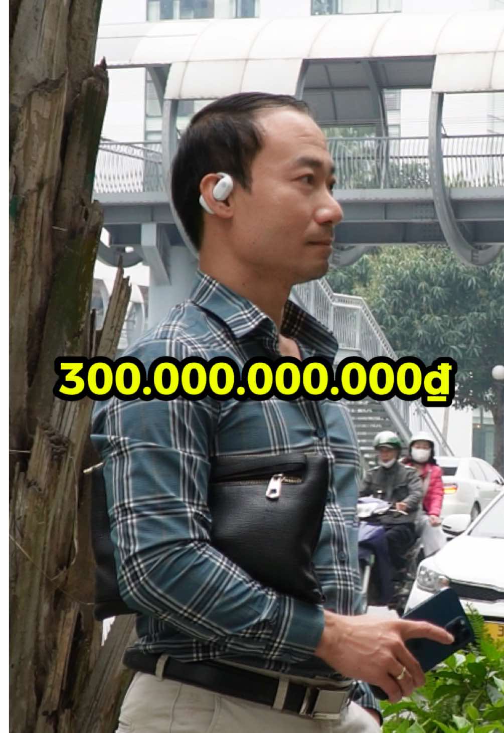 Phỏng vấn chủ doanh nghiệp 300 tỷ VNĐ 🤯 Mình đã hỏi chú về bài học quan trọng nhất trong kinh doanh, tầm quan trọng của sự kiên trì, cũng như làm thế nào để nắm bắt cơ hội trong kinh doanh. Cuối cùng, mình đã hỏi chú về các lĩnh vực đáng để tham gia khởi nghiệp nhất vào thời điểm hiện tại. #startup #kinhdoanh #taichinh #khoinghiep #LearnOnTikTok 