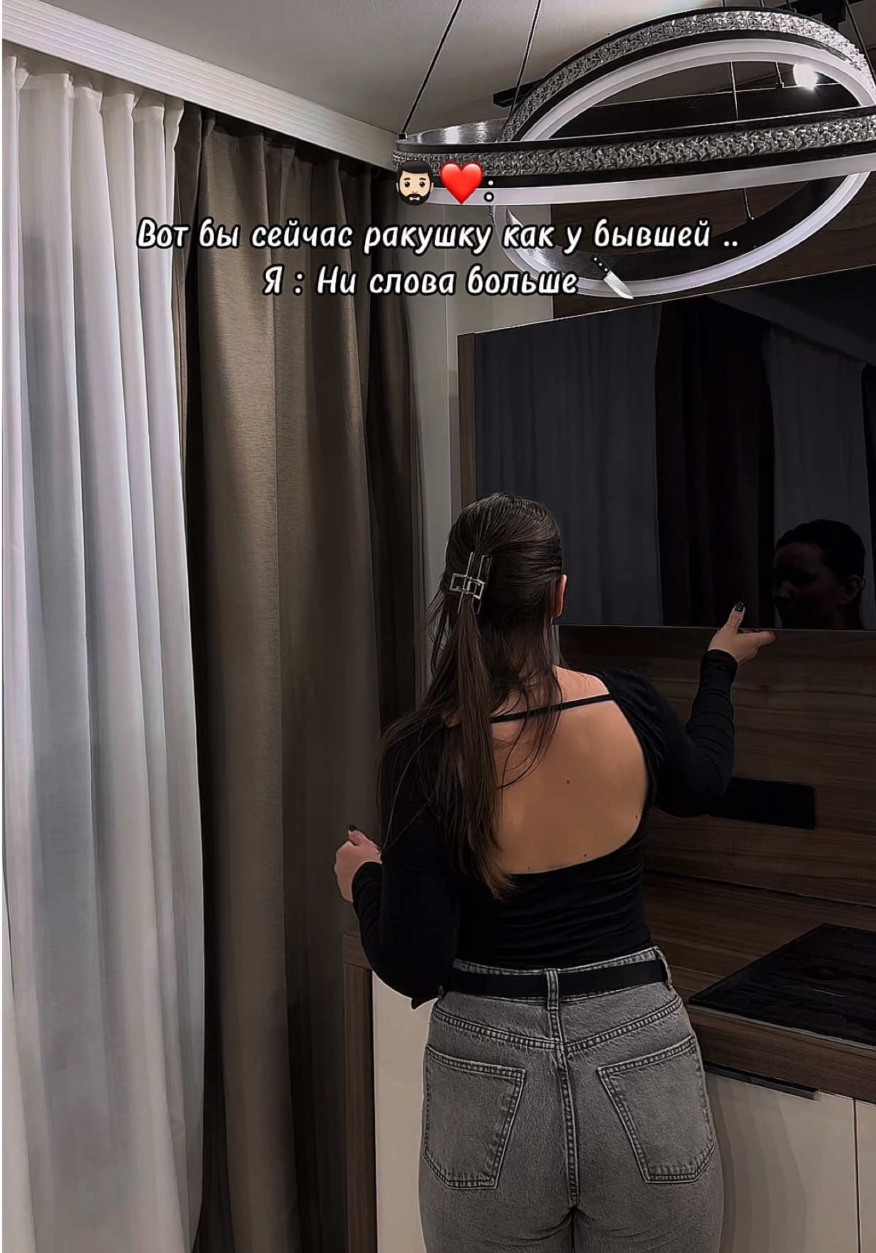 Конкилье с лососем 🍝 Прекрасная идея для обеда или ужина. Макароны получаются нежные и такие сливочные, даже не думала , что это настолько вкусно 🤤В одну копилочку моих любимых блюд однозначно 👌🏻Специи использовала от Kooh 164134968  Готовим 👩🏻‍🍳:  Лосось   Макароны конкилье  Шаинат  Моцарелла боккончини шарики  Томатная паста - 200 гр  Сливки - 250 гр  Моцарелла для пиццы  Отправляем вариться макароны , в воду добавляем соль и оливыч. Варим до состояния альденте. Когда макароны свалились , сливаем воду и хорошо промываем под холодной водой. Лосось нарезаем на маленькие кусочки и подготавливаем все необходимые ингредиенты. В форму добавляем томатную пасту , распределяем ее по всей форме. В конкилье выкладываем шпинат , кусочек лосося и шарик моцареллы. Все сформированные макароны выкладываем в форму , солим и перчим по вкусу( это блюдо не нуждается больше ни в каких специях ) заливаем сливками , присыпаем моцареллой накрываем фольгой ( обязательно , потому что моцарелла быстро сгорит , а рыба не успеет приготовиться ) отправляем в разогретую до 180 градусов духовку на 20-25 минут. Именно в этом блюде не нужно делать корочку из сыра ☝🏻оно получаеться великолепным и без нее. По желанию в конце присыпаем петрушкой , у меня такое желание было 😁👌🏻 Спаржа в беконе :  Спаржа  Бекон  Перец черный  Прованские травы  Петрушка сушеная  Оливковое масло  Спаржу промываем и просушиваем бумажным полотенцами. Сгибаем ее , что бы отломалась ненужная часть ( эту часть спаржи , которая отломается есть нельзя 🚫). Обкручиваем спаржу беконом , выкладываем в форму и добавляем ваши любимые специи и соль по вкусу. Поливаем оливковым маслом и отправляем в разогретую до 180 градусов духовку на 10-15 минут.  Сохраняйте рецепты что бы не потерять ❤️ #рецепты #рекомендации 