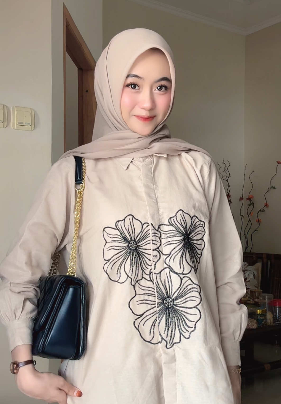 segemey ini murah powl😭💸✨🫰🏻 #kemeja #bordir #bunga #kemejawanita #outfitideas 