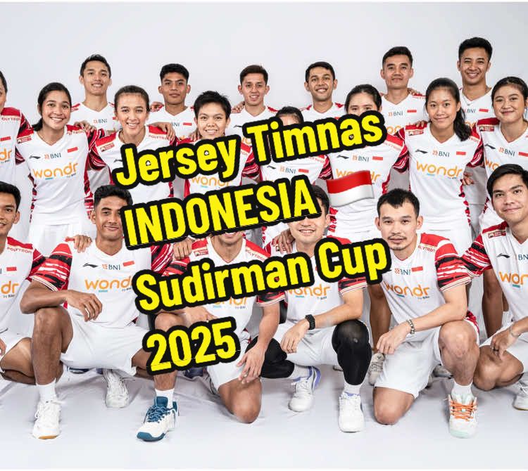 Kece banget jersey tim Indonesia 🇮🇩 . LI-NING kembali menjadi sponsor utama beregu badminton Indonesia 🇮🇩 dievent Sudirman Cup 🇨🇳 2025 ini Mau beli produk LI-NING seperti punya mereka yang ORI (Asli), bisa ke bio/profil mimin lalu klik Linktree TokoBadminton, lalu pilih 