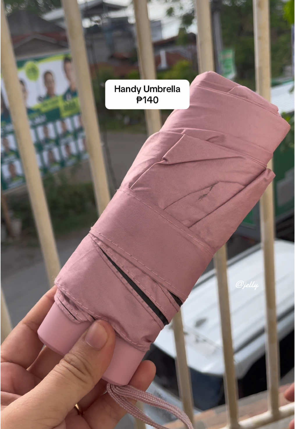 POV:  kasya sa maliit na bag✅ kasya sa bulsa ✅ kasinglaki lang ng cellphone ✅ ₱140 only‼️  #umbrella #payong #handy #handyumbrella #smallumbrella #flashsale #trending #tiktok #viral #fashion #affordable #affiliatemarketing #affiliate #tiktokaffiliate #fyp #foryou #foryoupage 