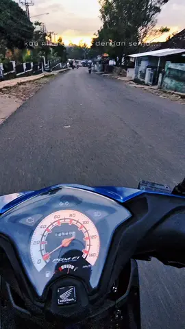 pulanglah senja, dan renungkan apa yang telah terjadi🥀