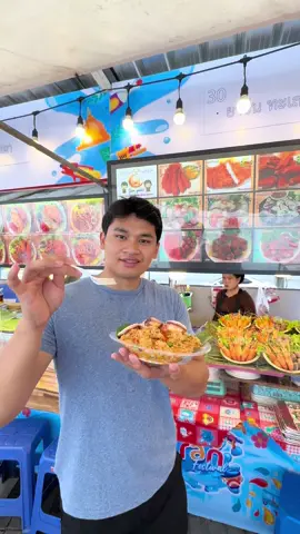 Trying Street Foods in Thailand
