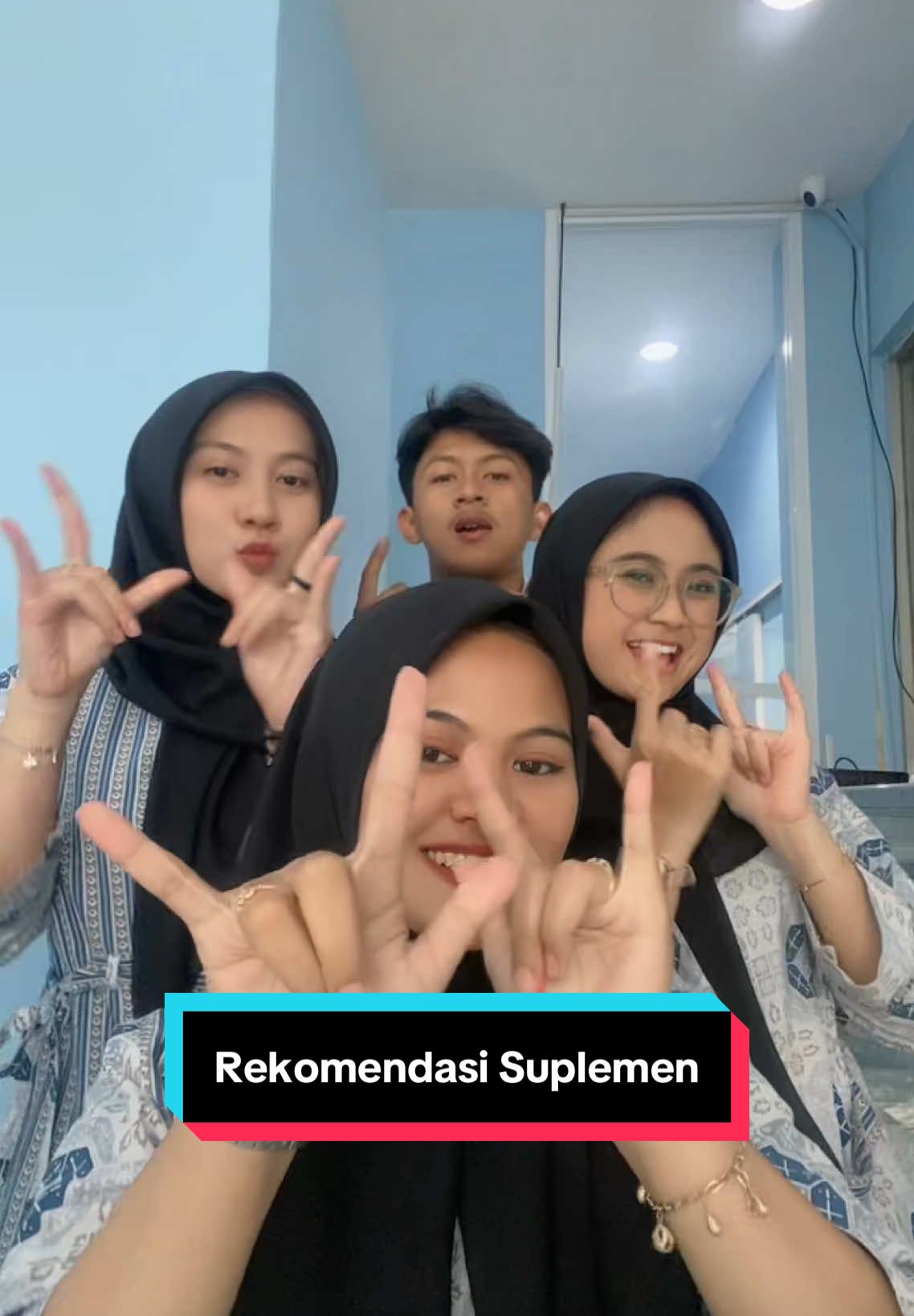 Hallo Zalov, kitaa punya rekomendasi suplemen untuk mencerahkan kulit nih✨ #apotek #apotekzarafifarma #kesehatan #fypage #apotekerindonesia #apotekermuda #apotekerhits 