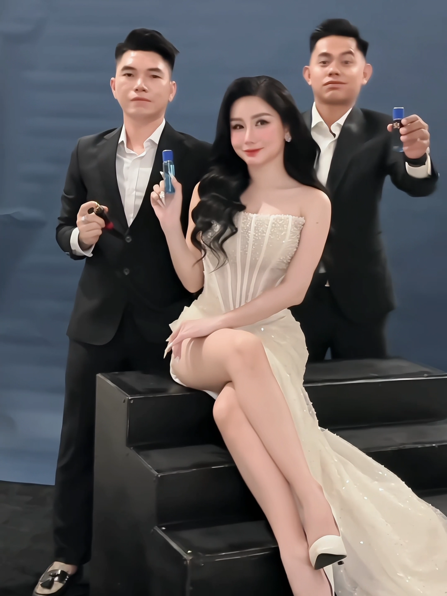 Biến hình hôm nay, bùng nổ ngày mai! Cả nhà chờ đón siêu phẩm mới của chồng T vào ngày mai nha😍 @sonbuicantho @thiencachot @nuochoaphongthuy.sotie#cotienmientay #sonbuicantho #maicocachot