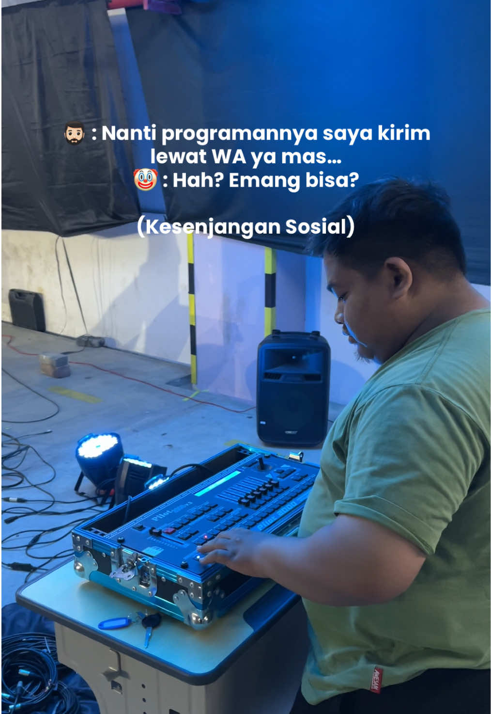 Boro2 load showfile, output paling mentok aja cuma 1 universe😔 #pilot2000  ___________________________ Jauza Lighting, We Shine Your Precious Events✨ Whatsapp: +081217871610 (Azzam) #sewalightingmalang #lightingmalang #eventmalang #weddingmalang #eventorganizer #weddingorganizer #lightingsystem #rentallighting #soundsystem #ledvideotron #videotron #riggingstage #rigging #stage #eventproduction #konsermalang