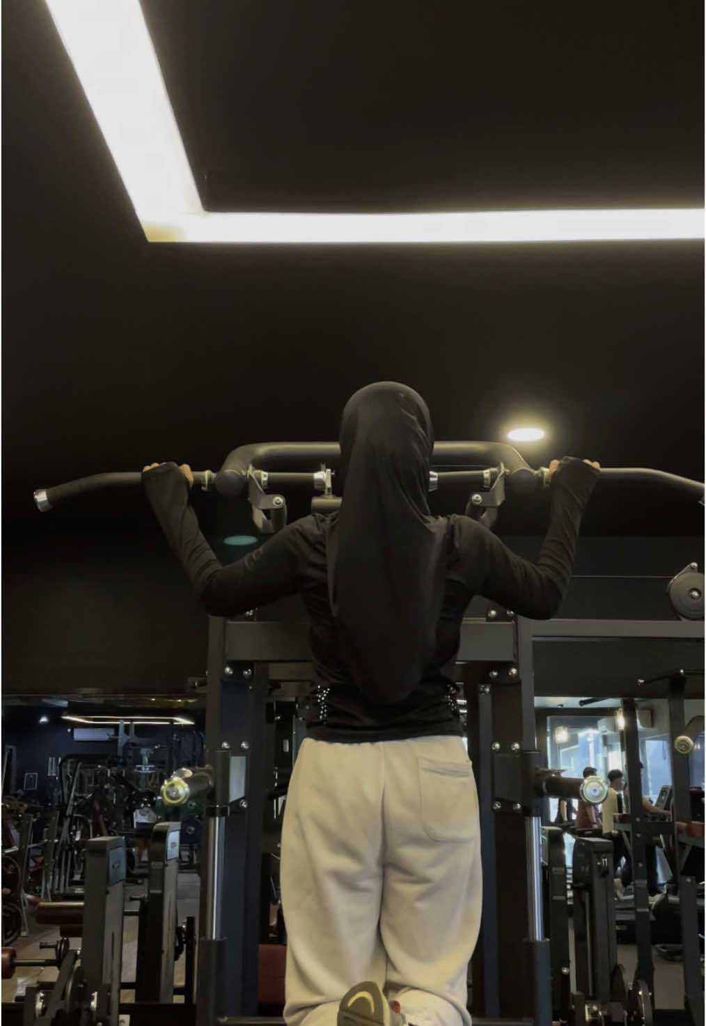 Back 🦋 #GymTok #gymgirl #gym #hijabers 