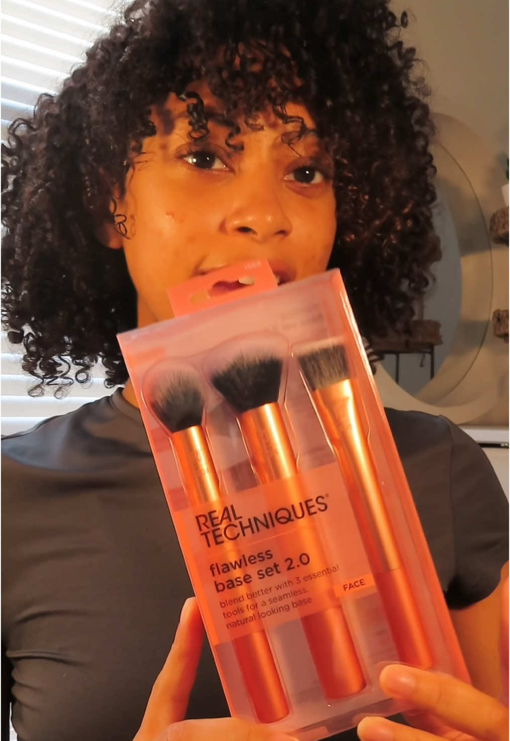 Real Techniques will always be that girl when it comes to a flawless base 🙂‍↔️ @realtechniques  #fyp #realtechniquesbrushes #realtechniques #flawlessbase #makeupbrushes #MakeupRoutine #bestmakeupbrushes 
