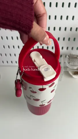 love this handle tumbler from @KADA Tumbler ! 🍒💫 #tumbler #stainlesssteeltumbler #KADA #tumblerstainless #fyp #trending #viral 