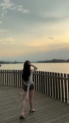 Huế đẹp quá Huế ơi 