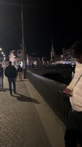 Night walk experience in Zurich city Center. #foryou #switzerland #heavenonearth #switzerlandviews #travel #EuropeAdventures #nightwalk #zurich #zurichnightlife 