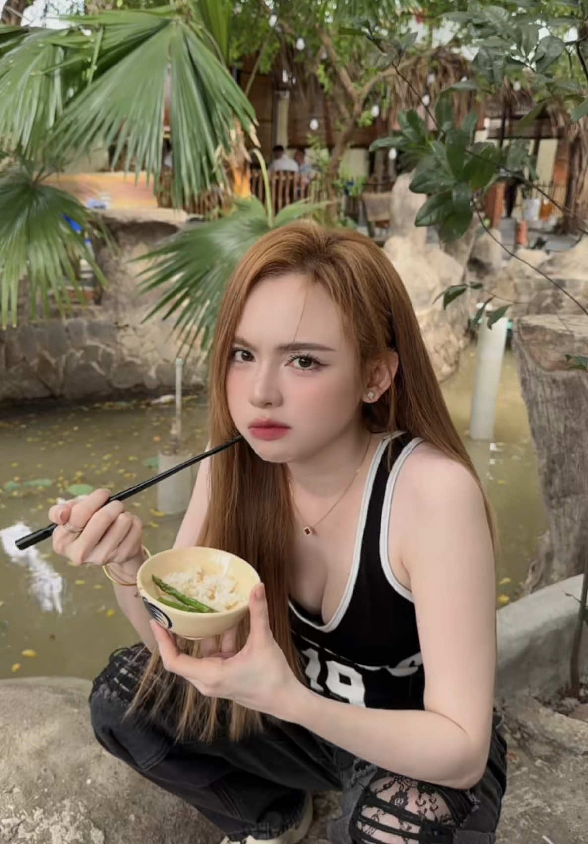 Nay có người hỏi đường ko biết trả lời sao =))) 
