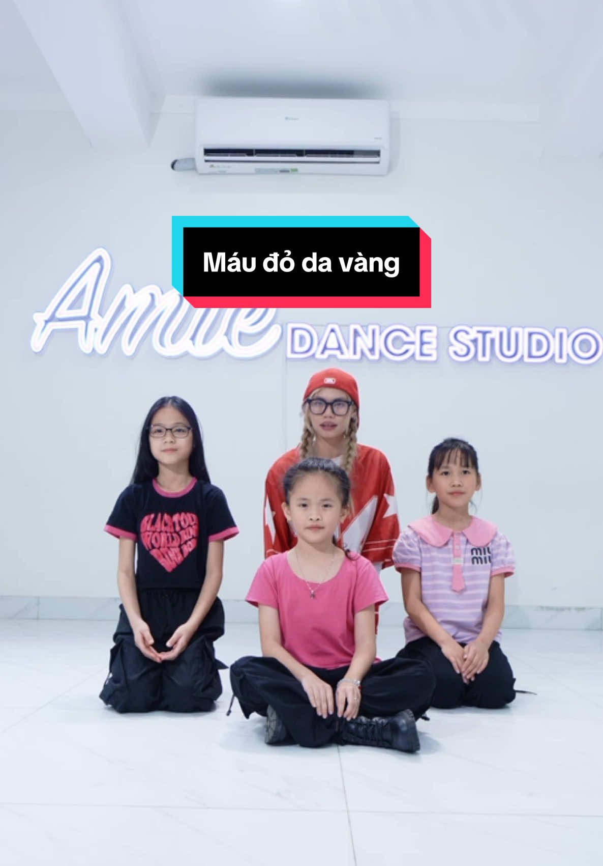 Cô và trò lớp Nhảy Nâng Cao siêu đáng yêu 🥰😘 #maudodavang #amiedancestudio #xuhuong 
