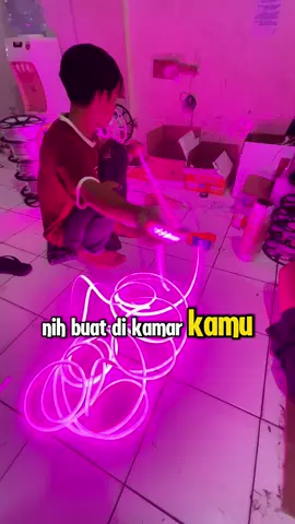 lampu neon flex yang bisa nyala full terang cahaya nya led 